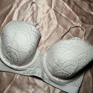 Victoria's Secret Cream Lace Bra